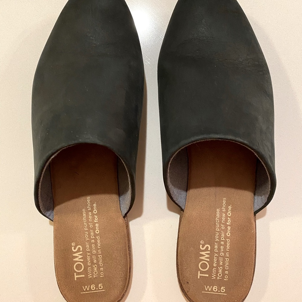 TOMS slip on Mules